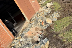 2025-Hallen-Rueckwand-Tore-zu