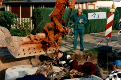 1994-Einbau-neue-Pumpe-Herr-Kersten