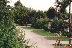 1994-Schranke-und-Eingang-alter-Platz