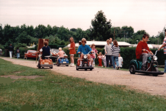 1994-Sommerfest-Mopeds-auf-Hauptweg