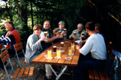 1999-Bistro-das-erste-Bier-im-neuen-Biergarten_004582
