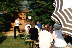 1999-Grillfest-mit-eigenem-Rindfleisch-am-Kreativhaus-Partyhaus