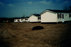 1_2011-Aufstellund-Landhaeuser-1
