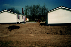 1_2011-Aufstellund-Landhaeuser