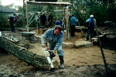 2000-Bau-Spielplatz-Balancierstaemme_004572