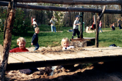 2004-Spielplatz-Bruecke-Sand