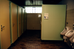 1999-Sani-Meise-Grundrenovierung-Toiletten-Herren-3_004723