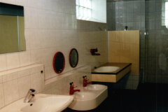 1999-Sanitaerhaus-Meisenweg-Kinderbereich