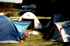 1999-Zeltgruppe-im-neuen-touristischen-Bereich