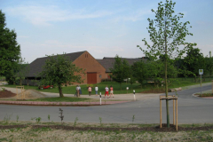 2007-2008-Einfahrt-Scheune-Parkplatz